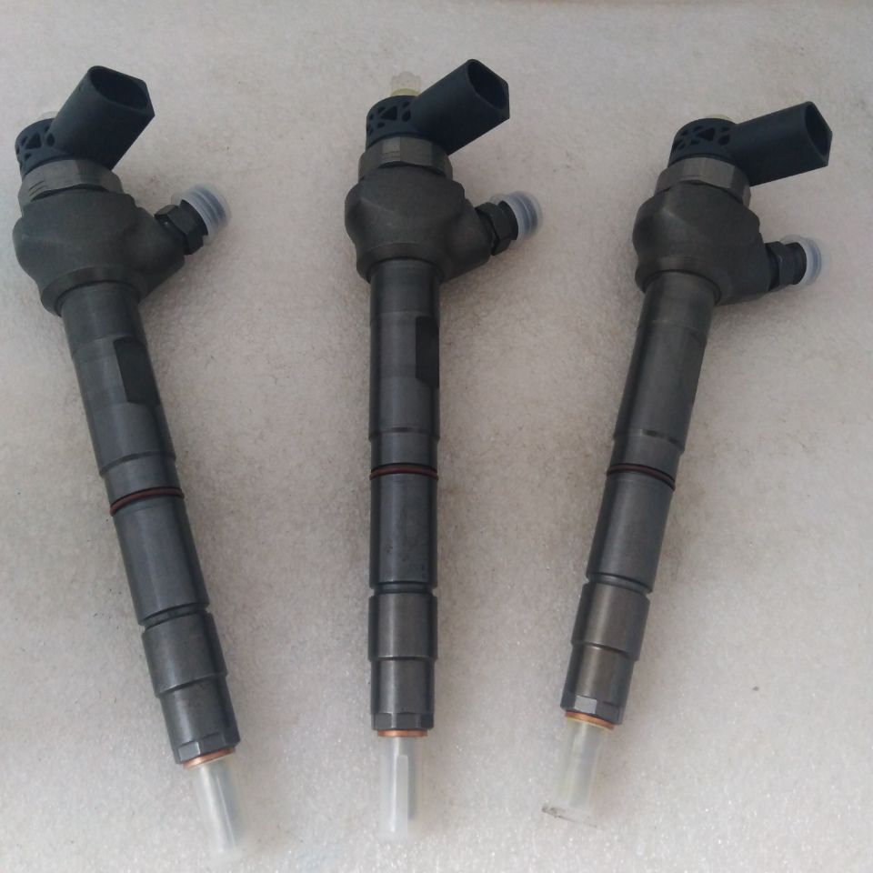 Diesel Common Rail Injector  0445110368=0445110369=0445110646=0445110647=03L 130 855 CX=0986435167 for Audi, Seat, Skoda, Volkswagen